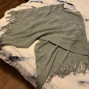 Grey shawl